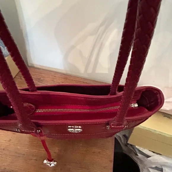 Brighton Vintage Shoulder Bag/Purse -Red Leather w/2 braided handles. Registered - Picture 9 of 9